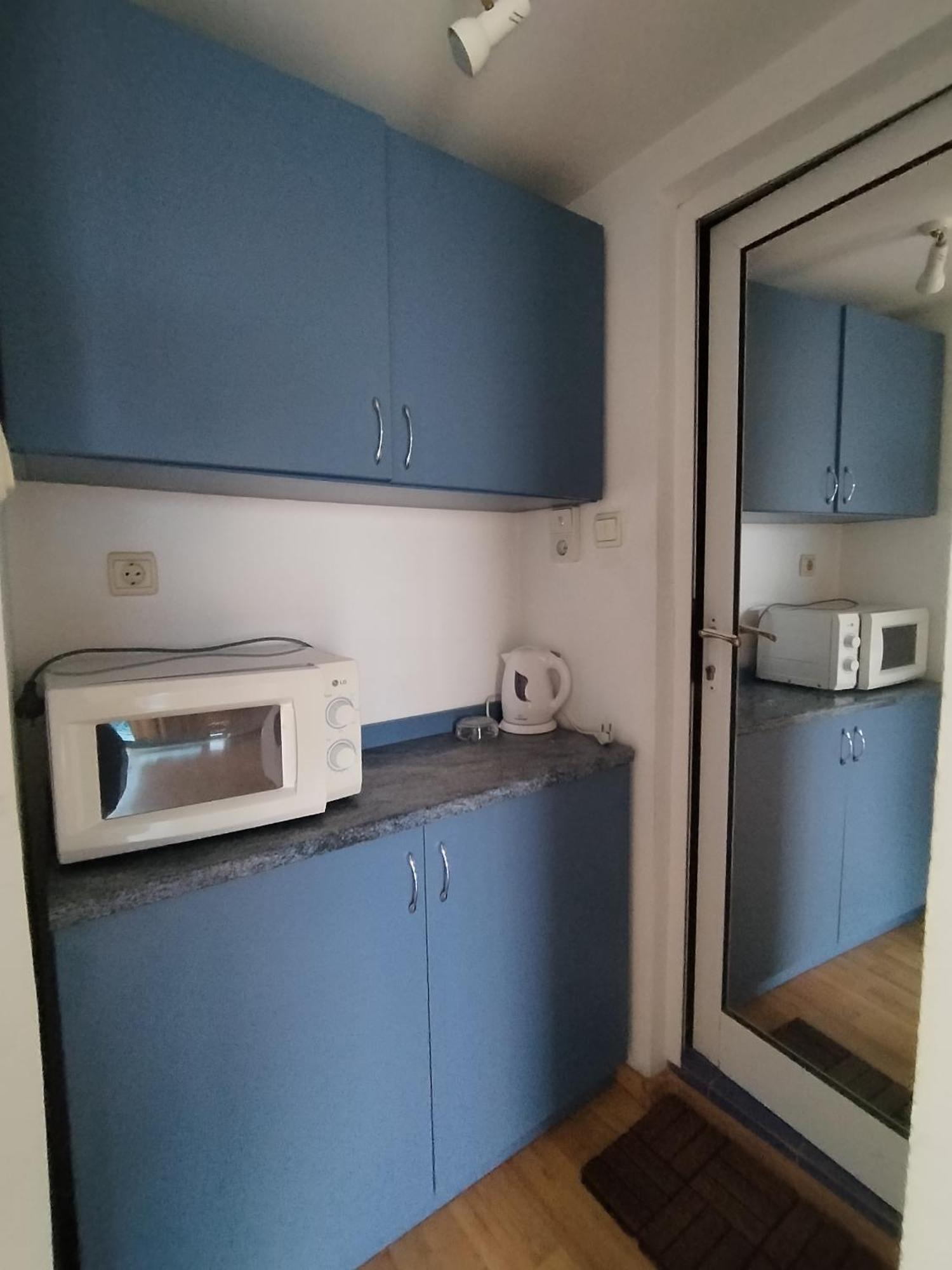 Lira Sto Apartments Pomorie Ngoại thất bức ảnh