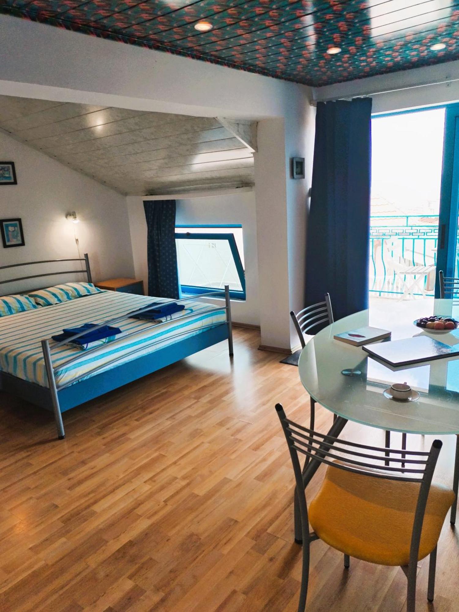 Lira Sto Apartments Pomorie Ngoại thất bức ảnh