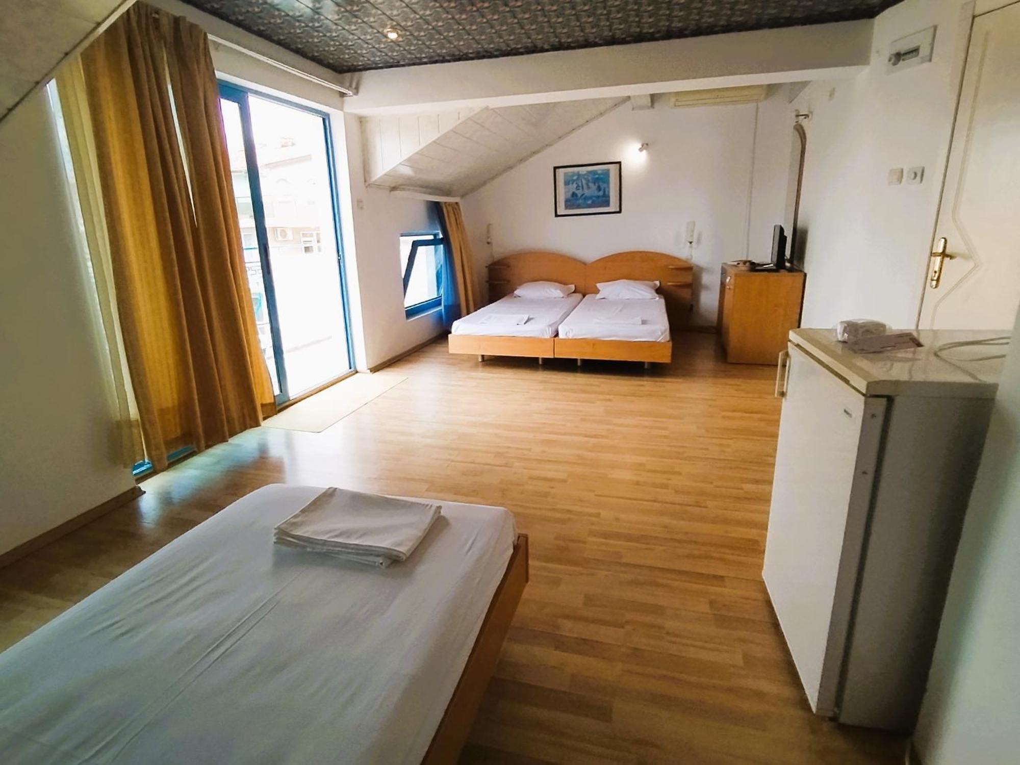 Lira Sto Apartments Pomorie Ngoại thất bức ảnh