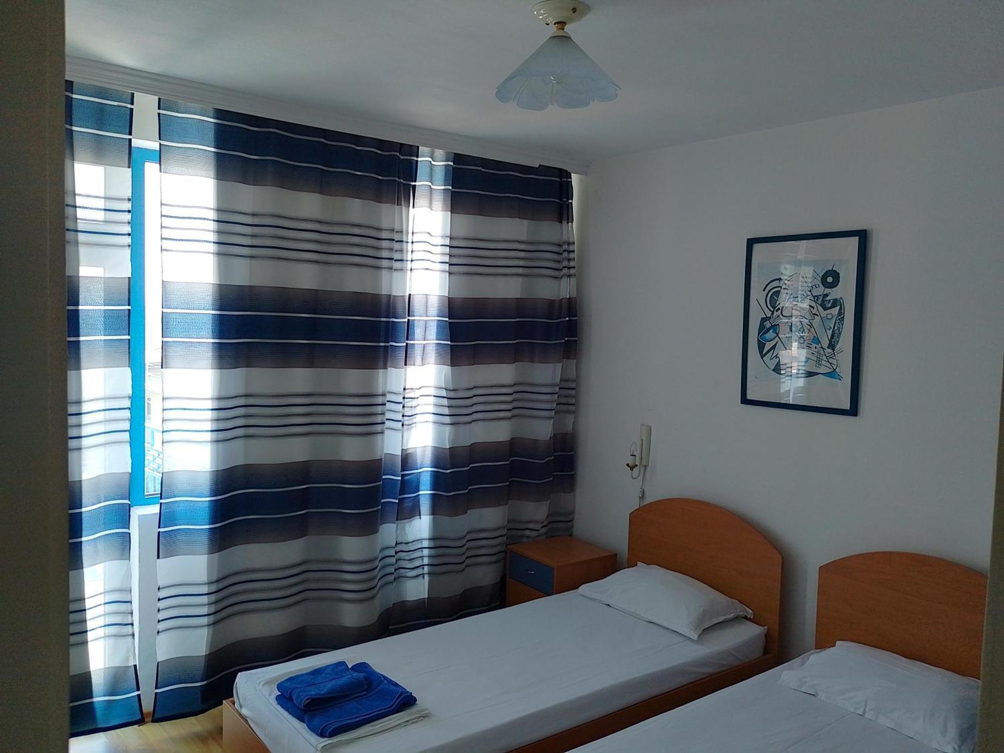 Lira Sto Apartments Pomorie Ngoại thất bức ảnh