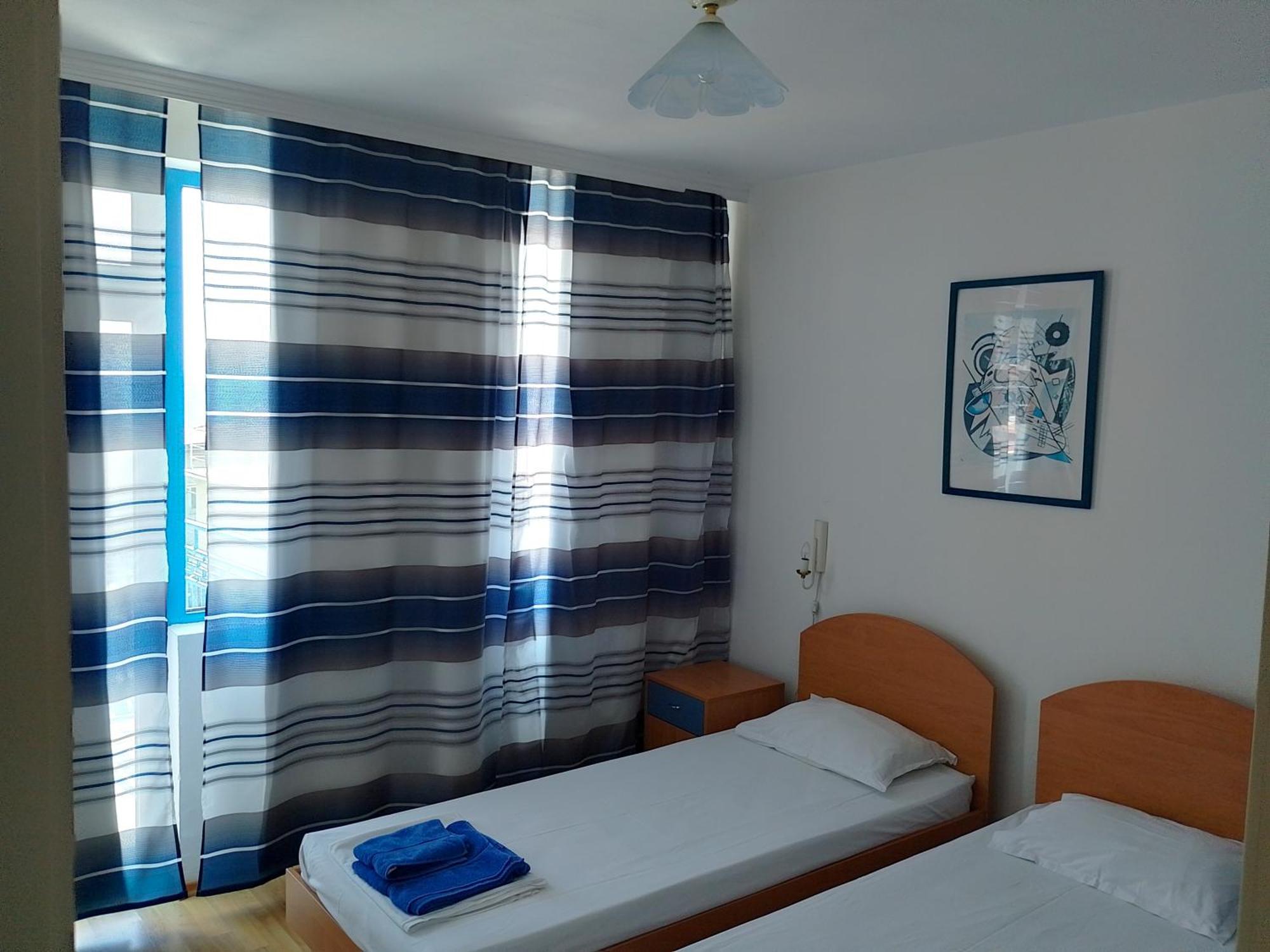 Lira Sto Apartments Pomorie Ngoại thất bức ảnh