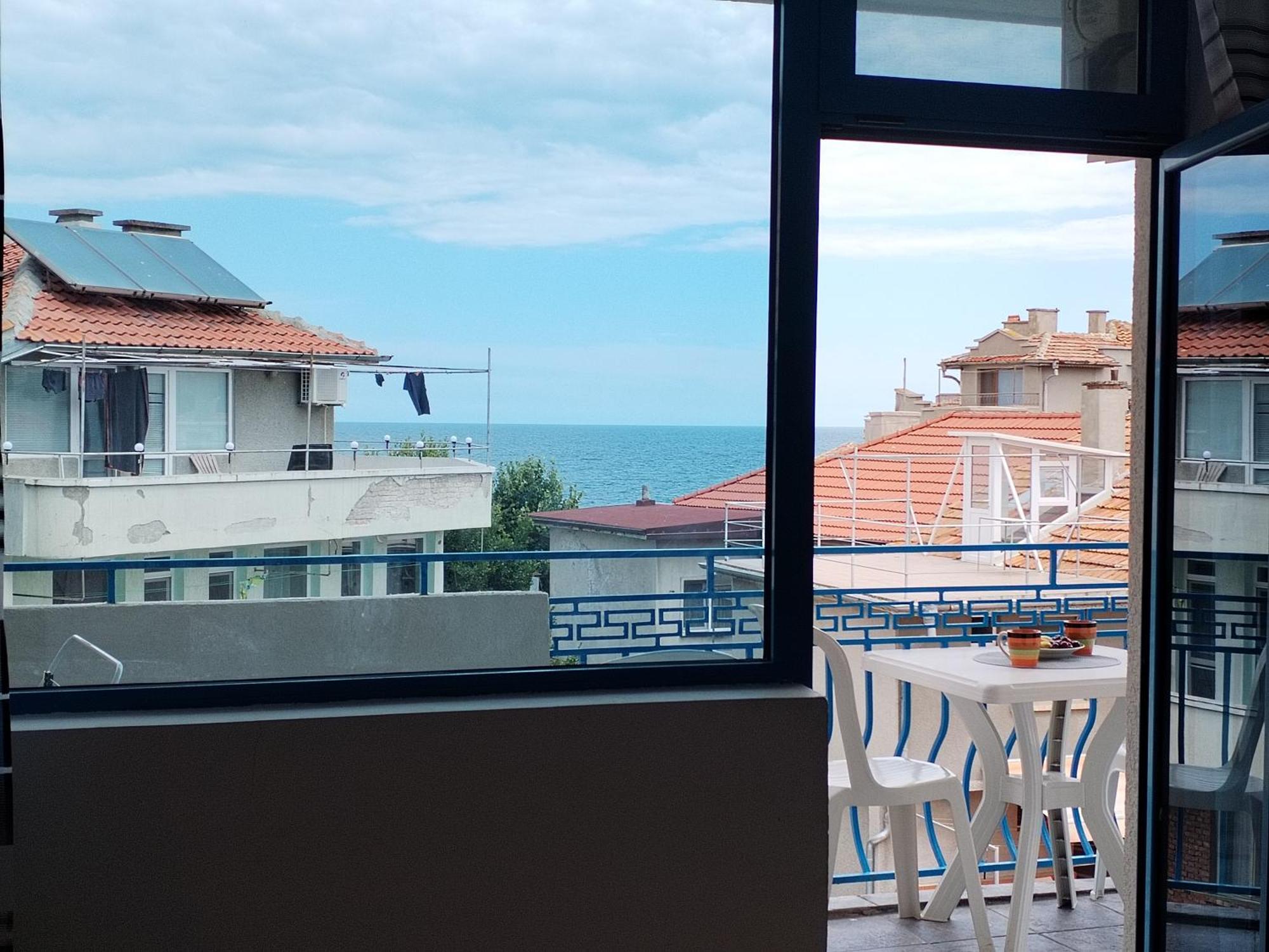 Lira Sto Apartments Pomorie Ngoại thất bức ảnh