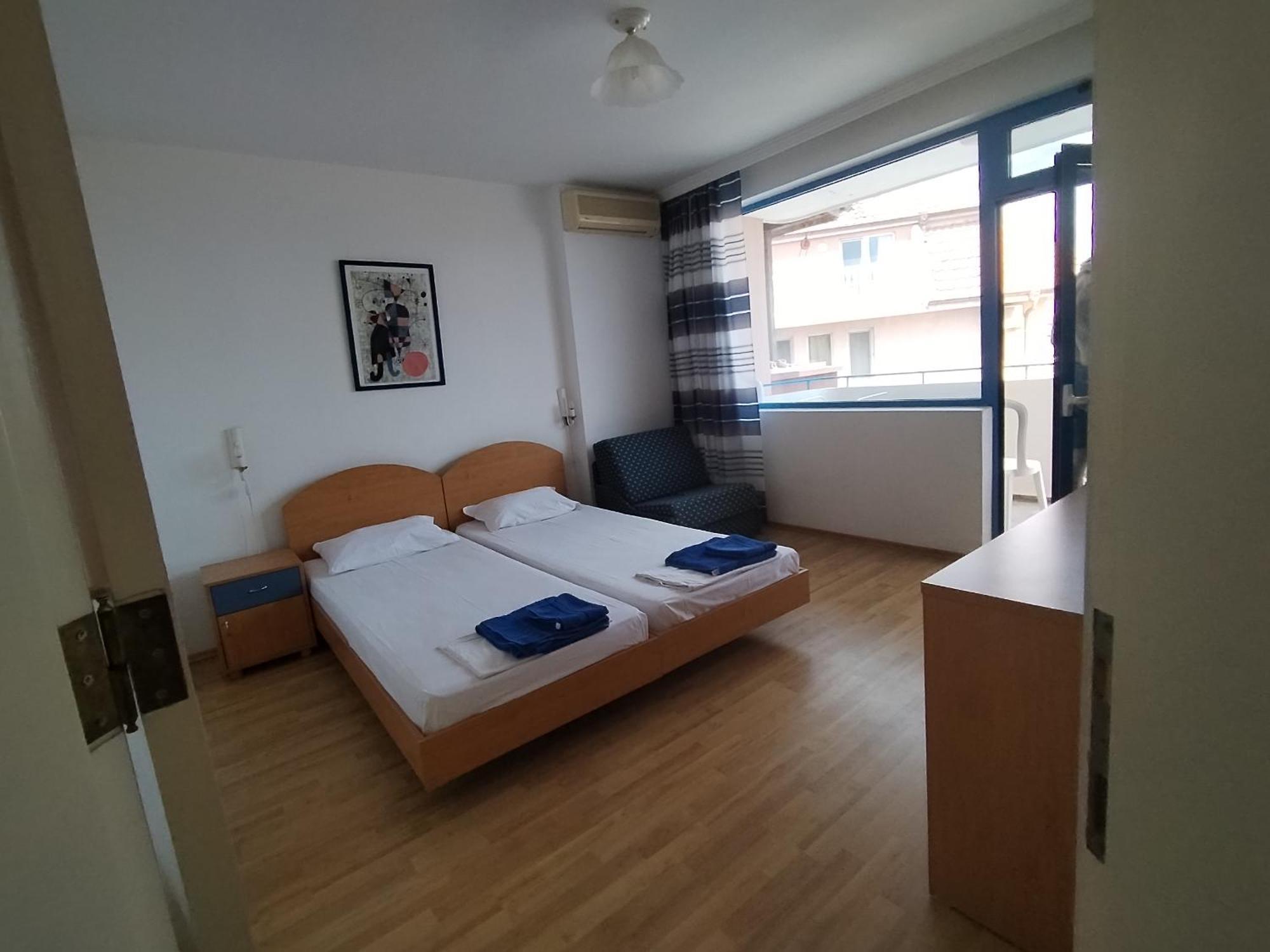 Lira Sto Apartments Pomorie Ngoại thất bức ảnh