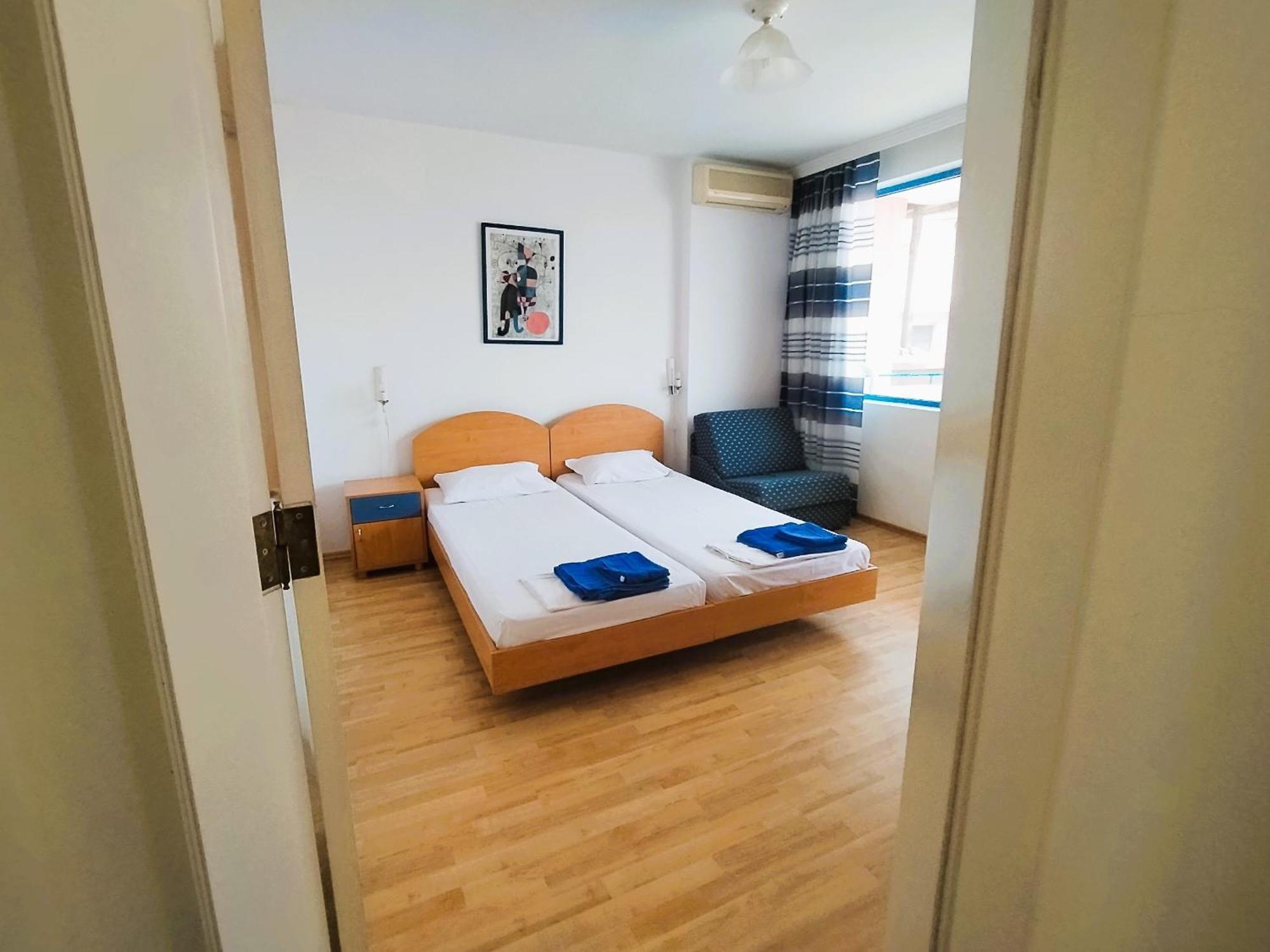 Lira Sto Apartments Pomorie Ngoại thất bức ảnh