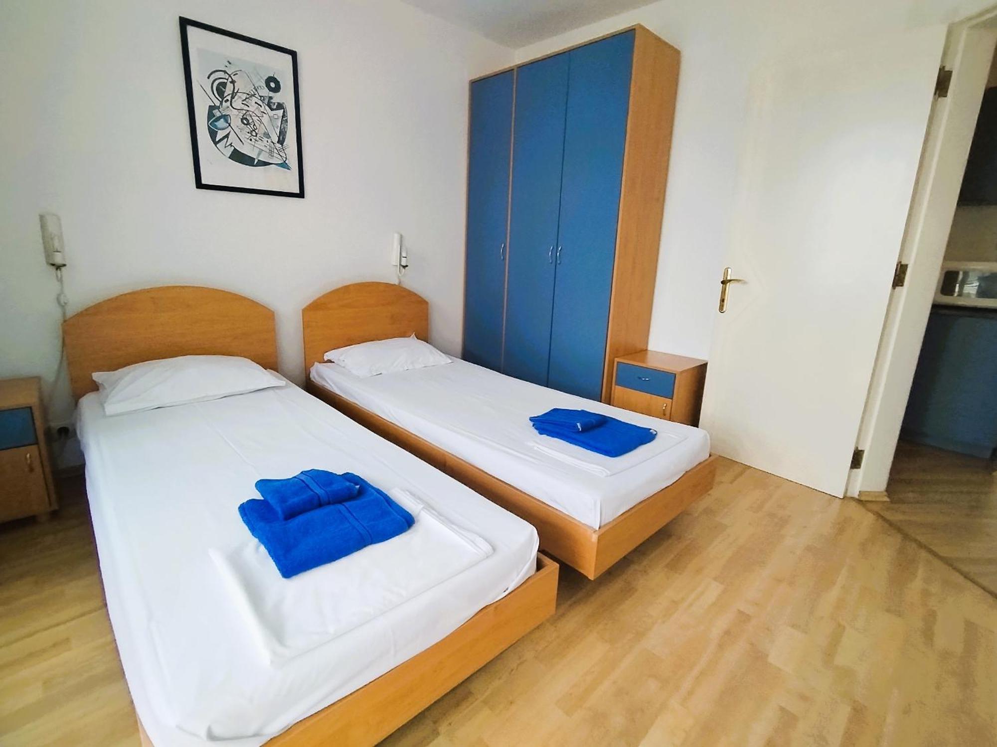 Lira Sto Apartments Pomorie Ngoại thất bức ảnh