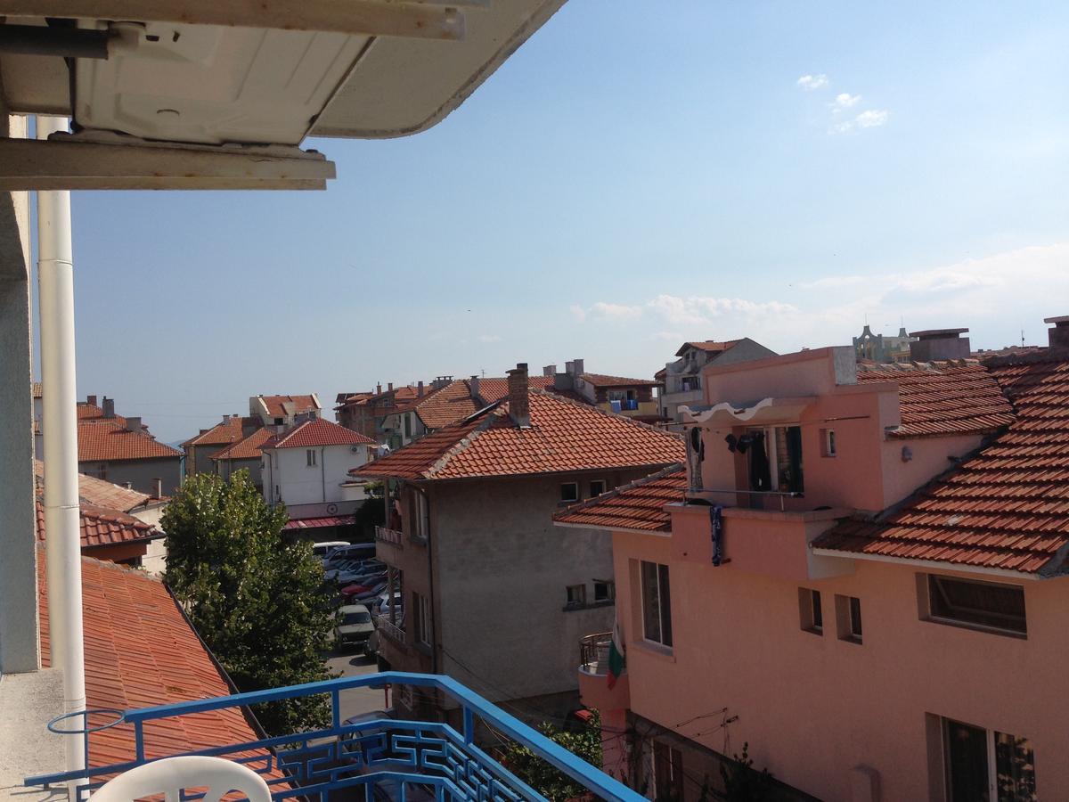 Lira Sto Apartments Pomorie Ngoại thất bức ảnh