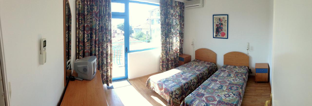 Lira Sto Apartments Pomorie Ngoại thất bức ảnh